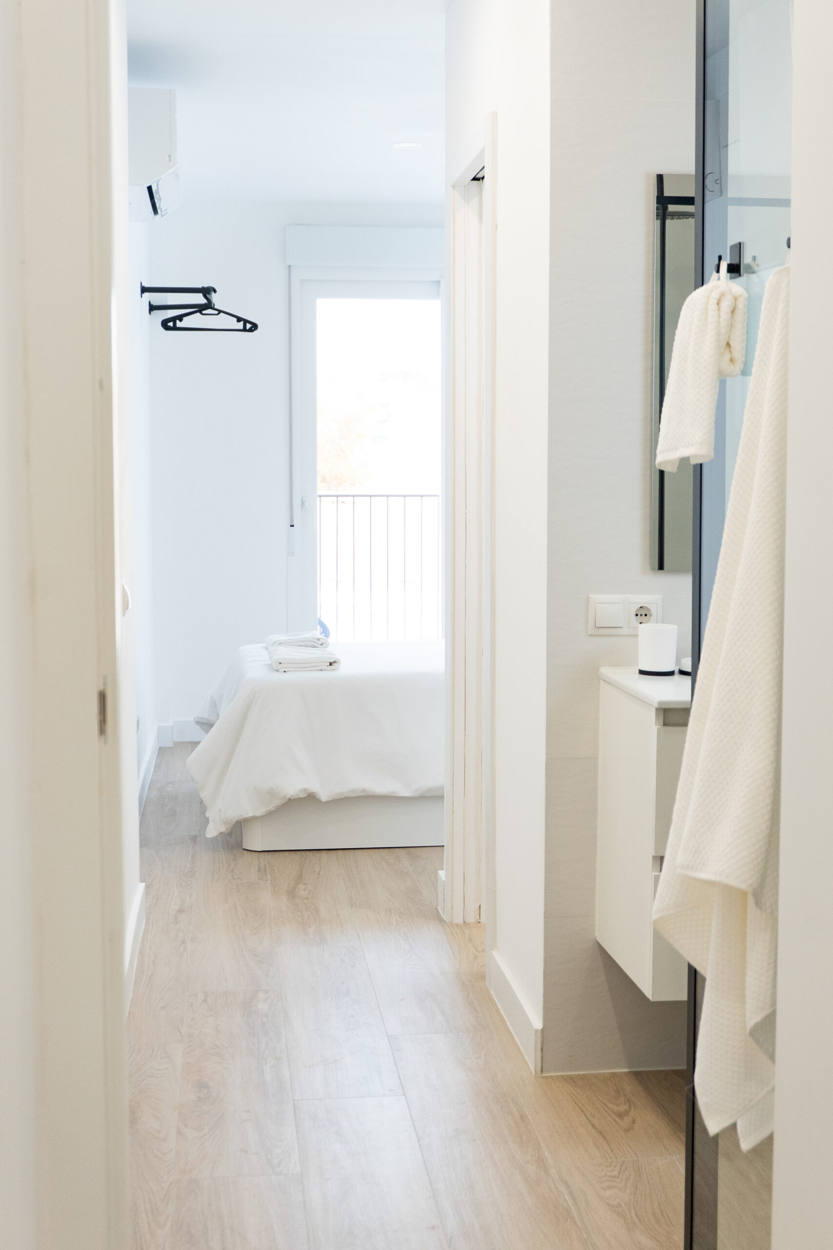 Bedroom and En-suite bathroom